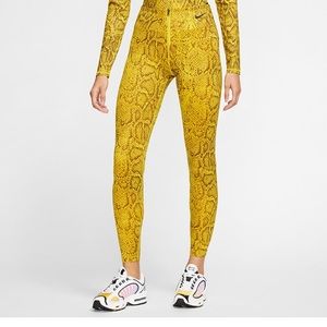 Women’s Nike Python leggings Plus size! Worn once!